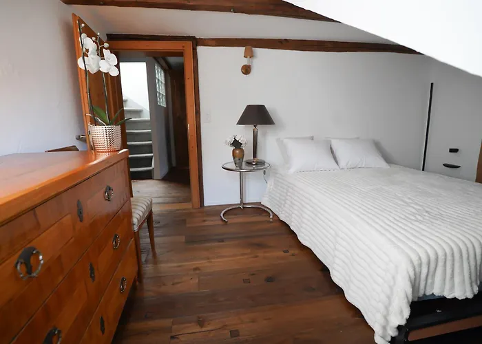 Rooftop Maisonette In Old Town Daire