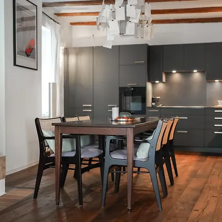 Rooftop Maisonette In Old Town Apartment *